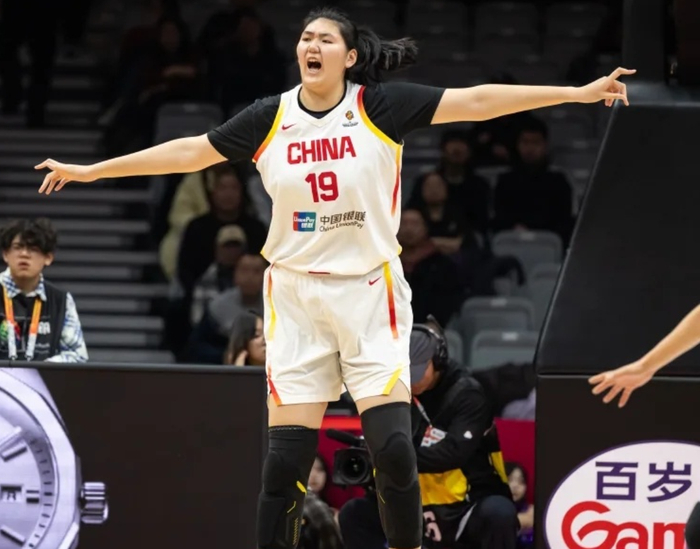 中国女篮力克巴西晋级世界杯 韩旭张子宇等球员