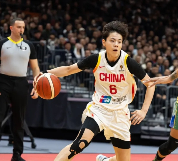 中国女篮力克巴西晋级世界杯 韩旭张子宇等球员