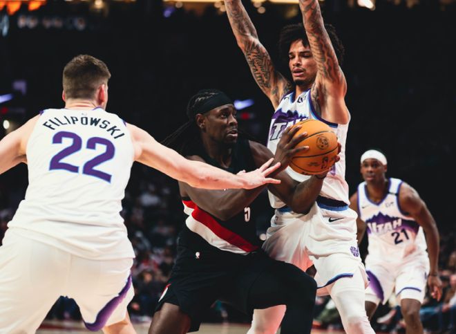 开拓者逆转爵士，杨瀚森回归未登场助逆转