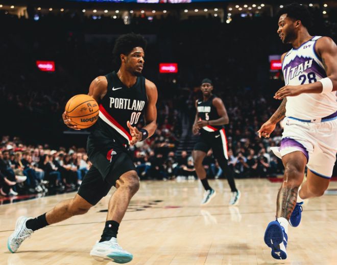 开拓者逆转爵士，杨瀚森回归未登场助逆转