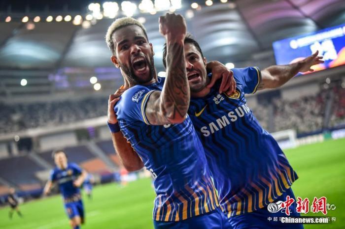 江苏苏宁首夺中超冠军奥拉罗尤称最艰难夺冠之