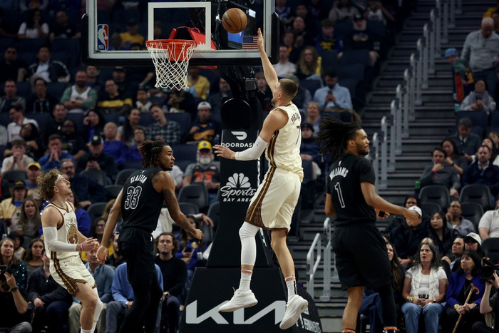 勇士逆转篮网梅尔顿关键攻防助队险胜