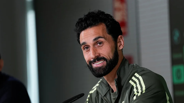 皇马右路引援目标锁定达洛特，接班卡瓦哈尔成