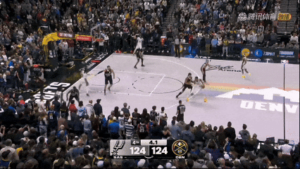 文班亚马统治攻防马刺锁定季后赛第二