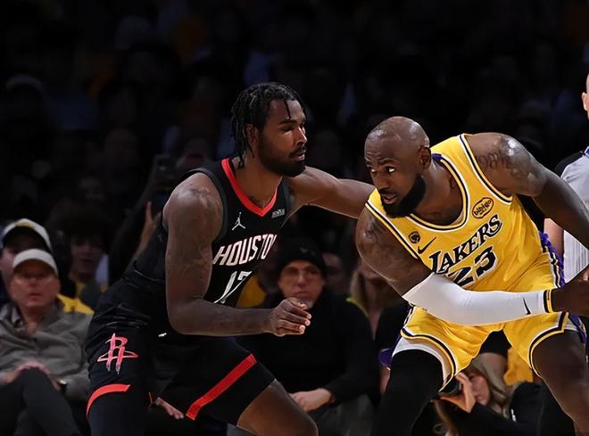 火箭季后赛首战惨败湖人 乌度卡战术失误暴露短