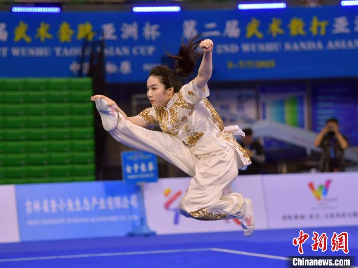 首届武术套路亚洲杯吉林松原开赛 中国队5金领跑