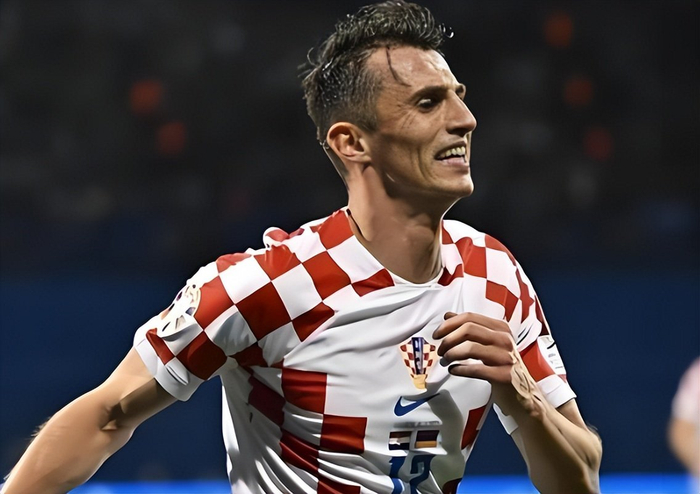 浙江队客场迎战成都蓉城 王钰栋遭雪藏引热议