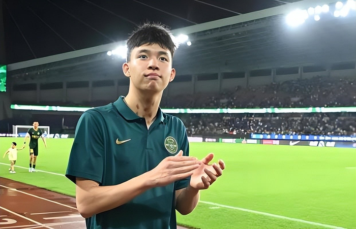 浙江队客场迎战成都蓉城 王钰栋遭雪藏引热议